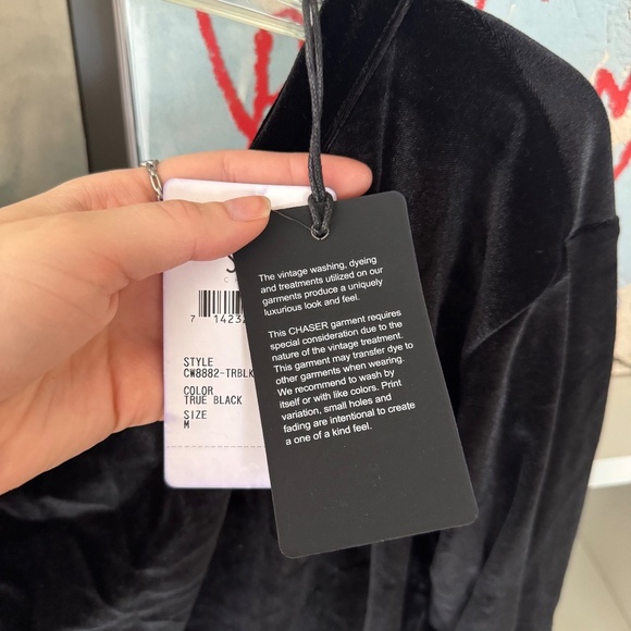 NWT Chaser Velvet Dolman Off The Shoulder Top in Black - Picture 4 of 5